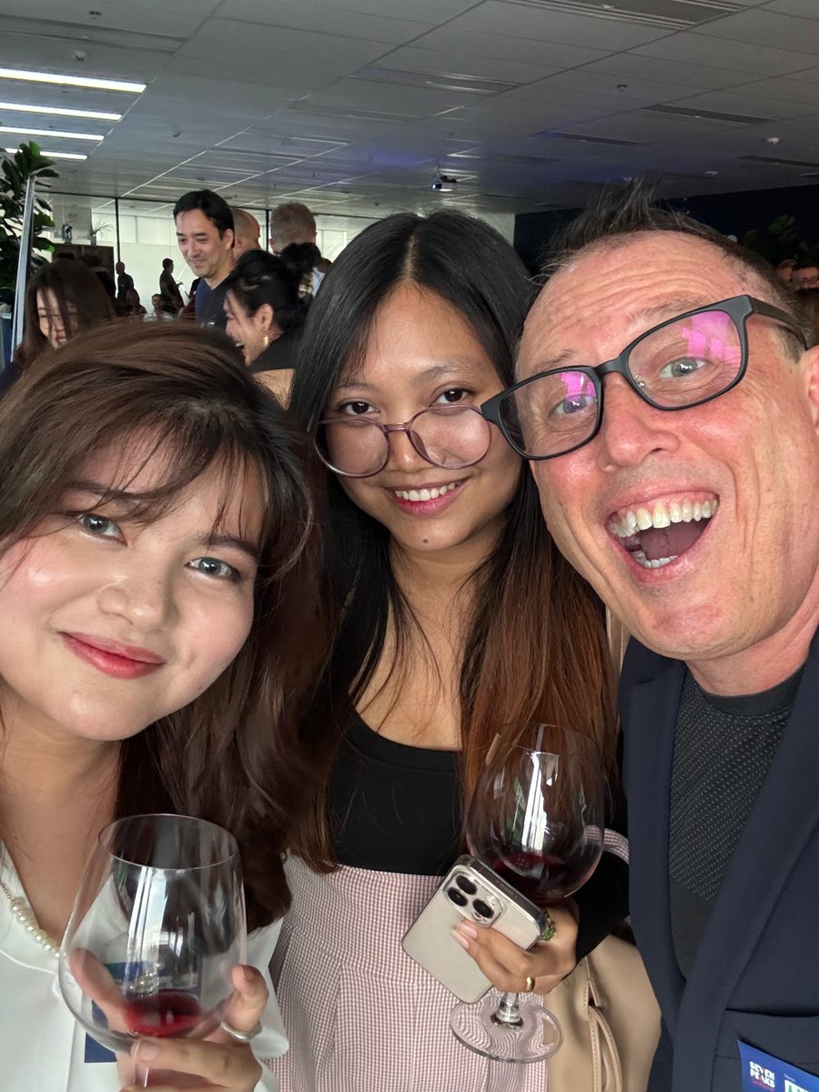 nicholaspappusa's tweet image. Honored to attend the Seven Peaks Sundowner alongside Techsauce Global Summit 2025 - great discussions on AI business solutions in Southeast Asia.

Grateful to connect with leaders, innovators &amp;amp; rising talent shaping the region’s future.

#Techsauce2025 #AI #SoutheastAsiaTech