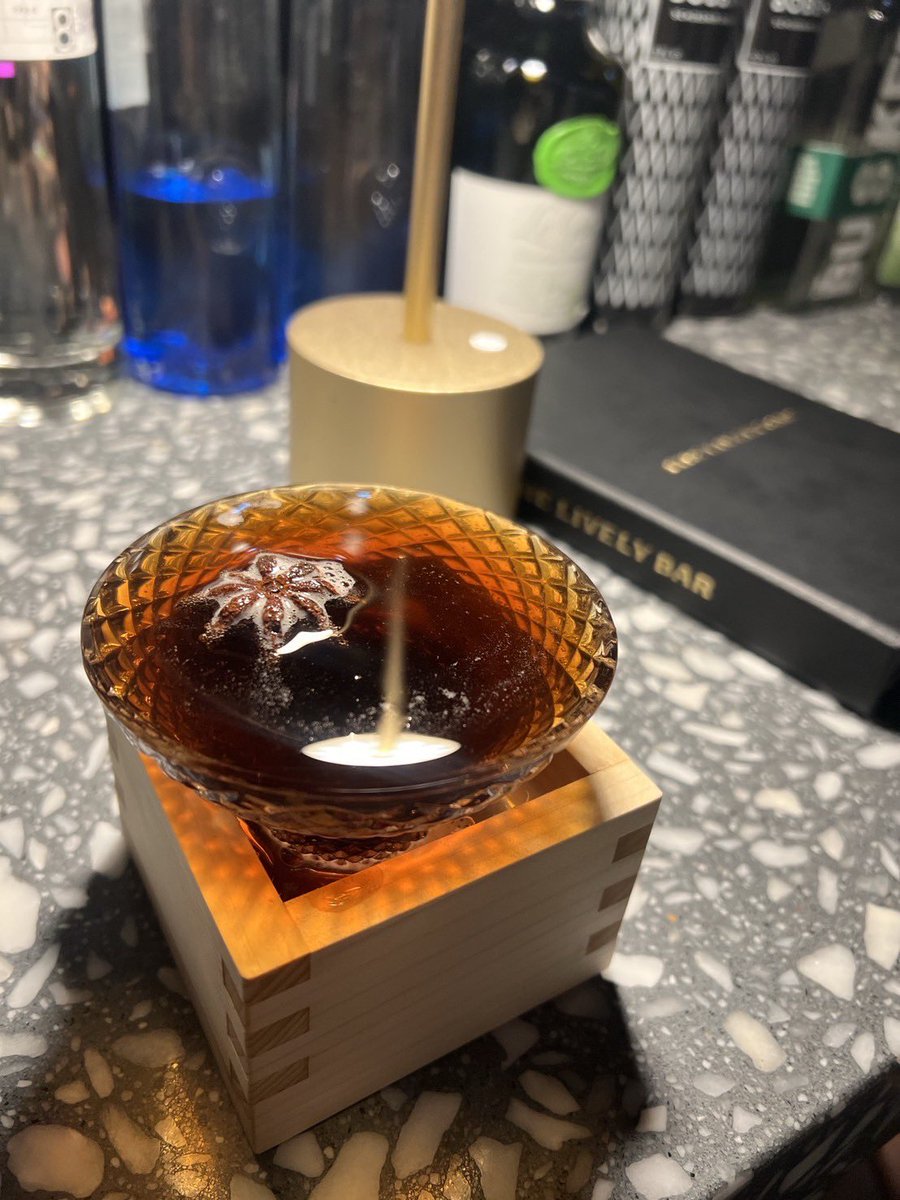 sakoninter_blog's tweet image. この前グラスとコトバ協力店のバー行ったけど雰囲気良すぎて、背伸びしすぎた感半端ない

これうますぎた。焦がしバターにラム酒だって