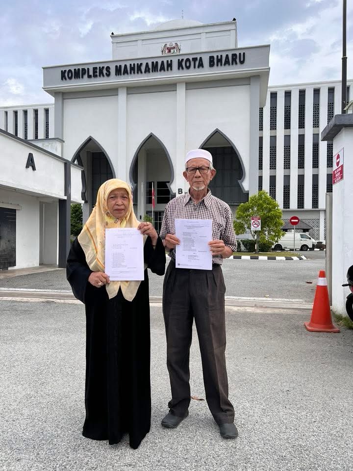 JUSTICE FOR WAN AHMAD FARIS

“Perjuangan Seorang Ibu, Ujian Buat Negara”

📍 Kota Bharu, 6 Ogos 2025

Hari ini kami mulakan langkah nekad. Demi seorang Hafiz yang difitnah bunuh diri. Demi seorang ibu yang 12 tahun sabar menanti.

Kerana kami percaya, keadilan itu pasti, lebih2