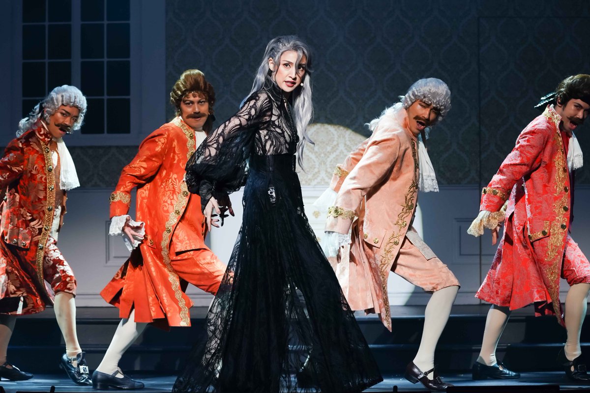 🎂本日【8/8】は #天海祐希 さんのお誕生日！
おめでとうございます👏✨

そしてこの記念すべき日に──
天海さんが“我らがアンヌ様”を演じた👑
『#薔薇とサムライ2 －海賊女王の帰還－』が
✨U-NEXTにて配信スタート✨

さらに、前作『#薔薇とサムライ』も
期間限定で見放題に🌹🏴‍☠️