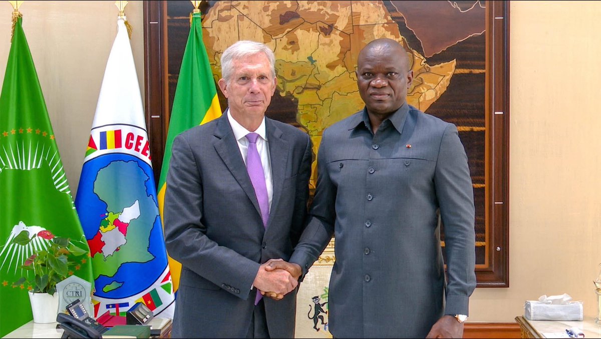 Le 5 août 2025, le Président Oligui Nguema a reçu en audience le Général Thomas Waldhauser, officier supérieur des Forces armées américaines.

Les échanges ont porté sur les enjeux de sécurité et les perspectives d’un partenariat renforcé entre le Gabon et les États-Unis.