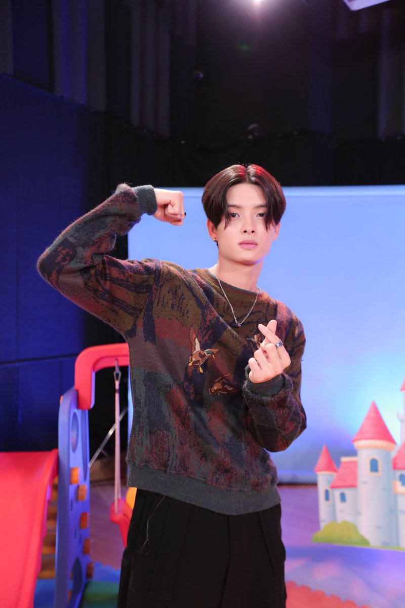 จุ๋นปง~
#โตมาเป็นxBUS 
#KHUNPOL 
#BUSbecauseofyouishine