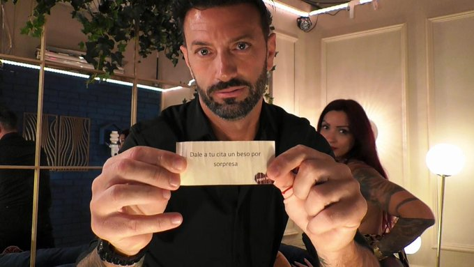 Dos30TV's tweet photo. El amor de #FirstDates5A con la audiencia lo lleva a LIDERAR su franja con un 10.5% de cuota, 944.000 de audiencia media y 41.6% de FIDELIDAD!
🩷 Suma 2.269.000 espectadores únicos
🩷 Aporta el 10.5% de la audiencia de @telecincoes
#QueVivaLaTele #Audiencias https://t.co/04BEtOYebP
