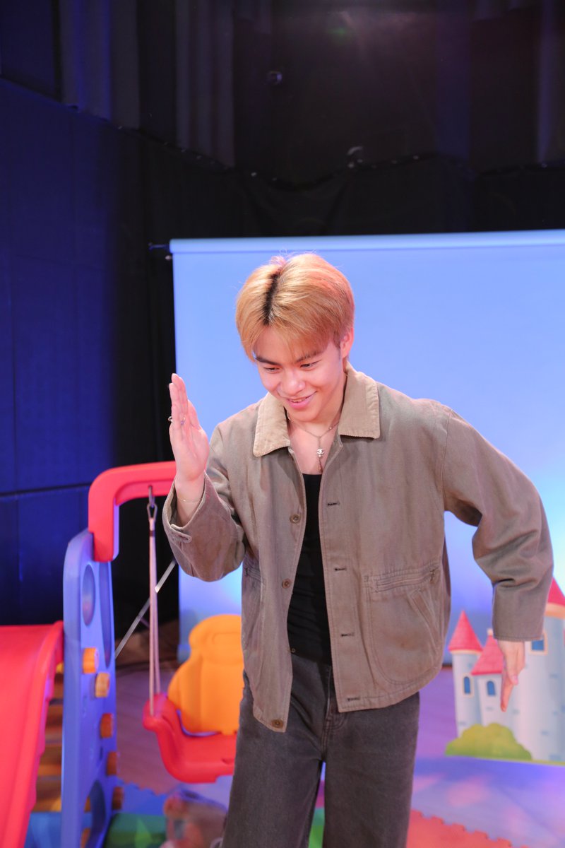 มาร์คจิ๊ดดด
#โตมาเป็นxBUS 
#MARCKRIS 
#BUSbecauseofyouishine