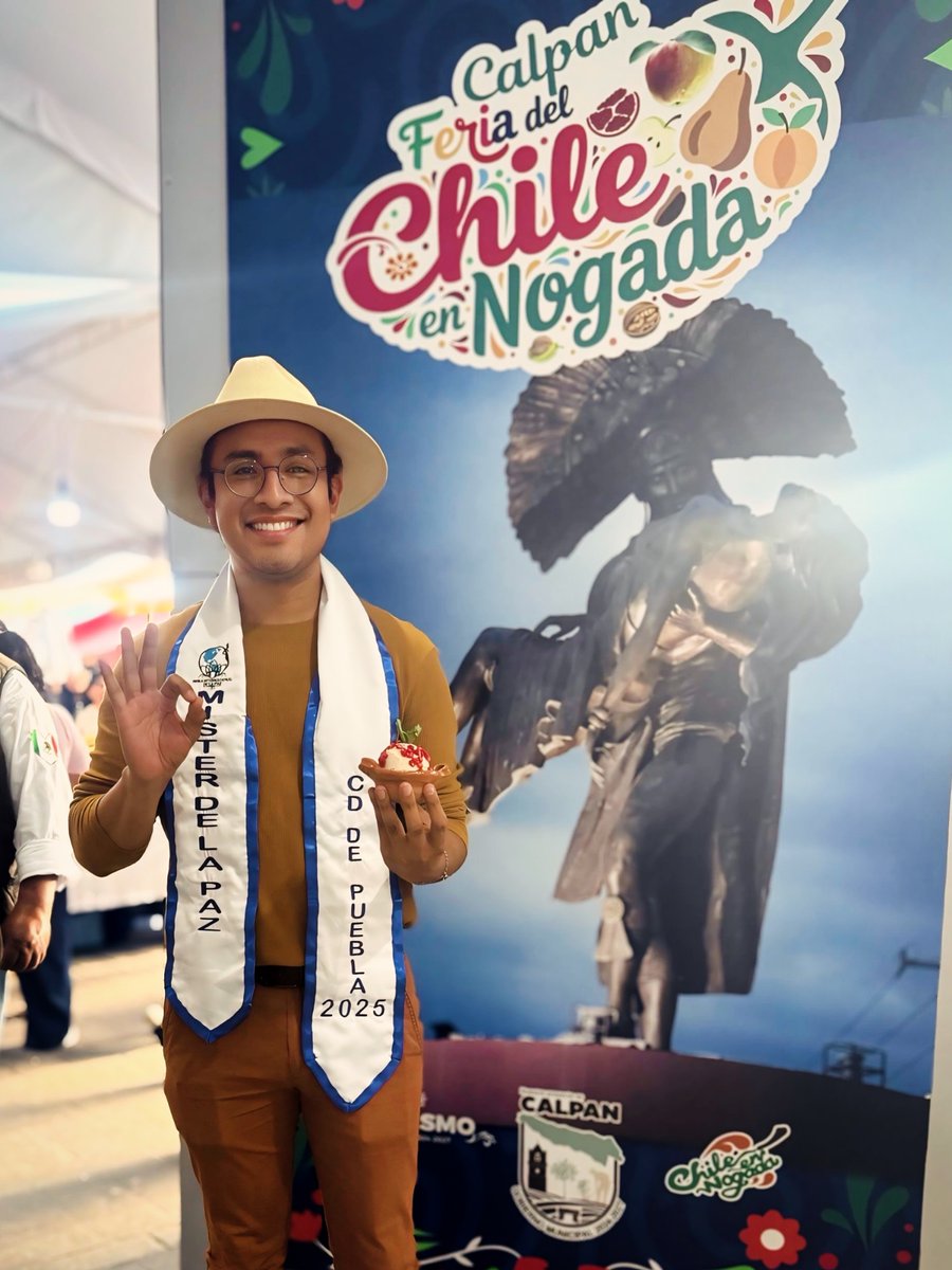 Sergio_R_Lopez's tweet photo. Feria del #ChileEnNogada en Calpan Puebla 
#ElSerch https://t.co/yxqwi6FIIx