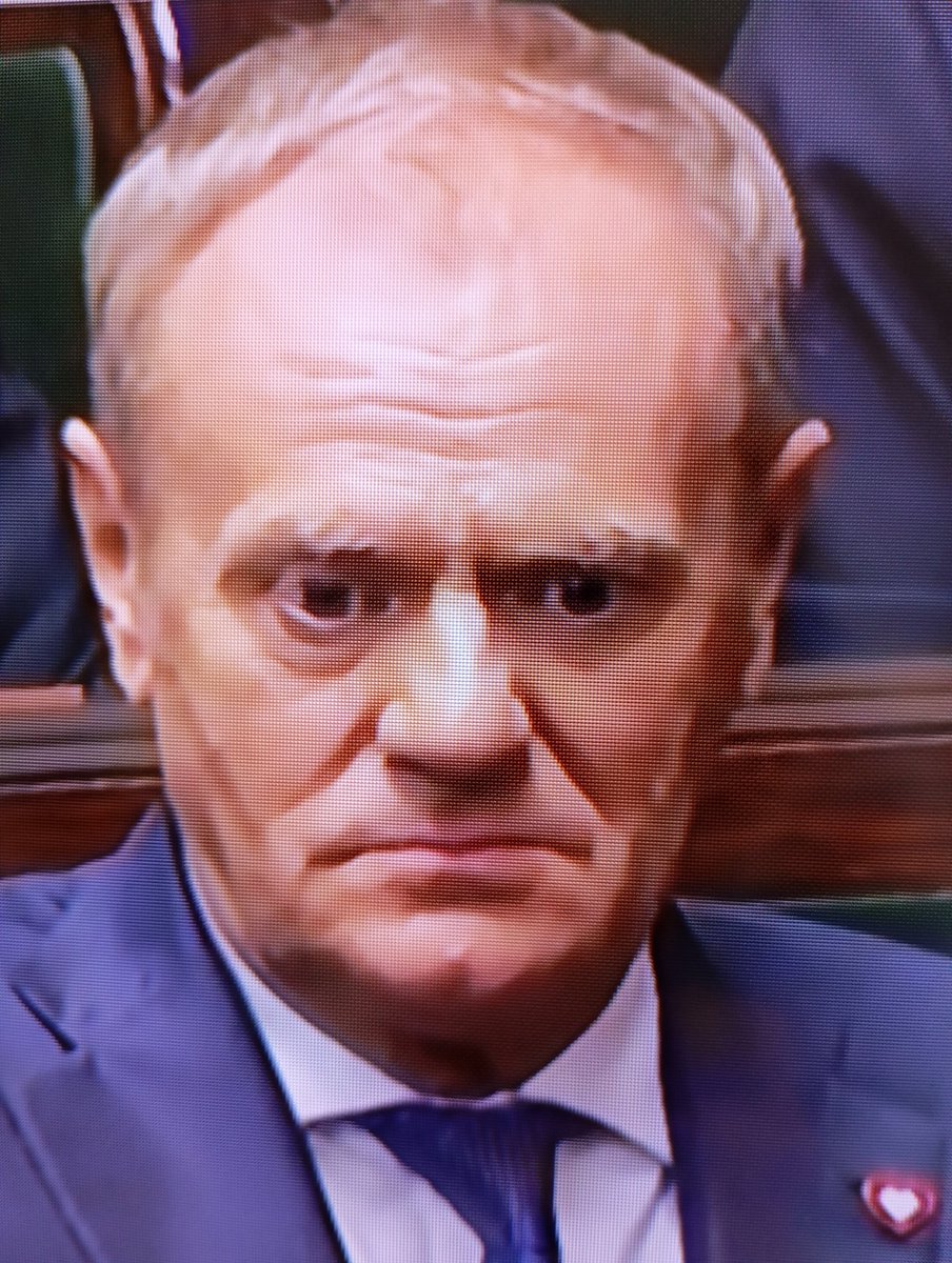 Kryhor's tweet photo. Koniec prezydentury Andrzeja Dudy, a szczęścia nie widać. 😝😜 https://t.co/Ipk6sWagws