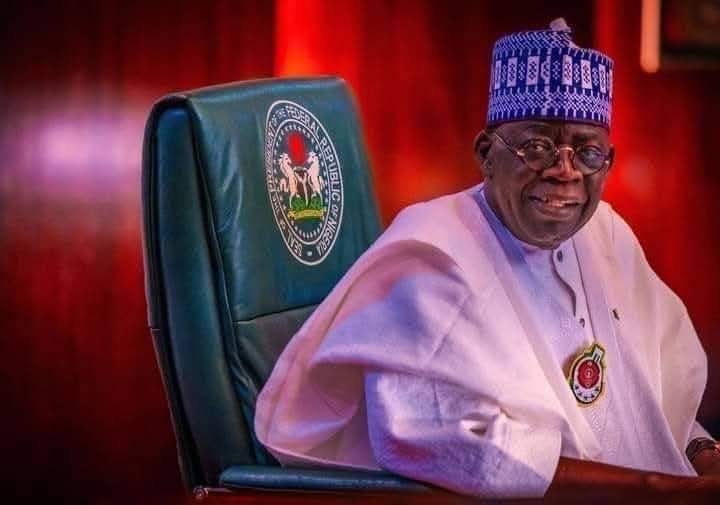 To those of you always calling Buhari, see here the difference in appointments between BUHARI's and TINUBU's administrations.👇

BUHARI's APPOINTMENTS 
● Petroleum-  KASTINA
● Finance-  OGUN
● CBN-  DELTA
● Stock Exchange - ANAMBRA
● Customs -  BAUCHI
● FIRS-  LAGOS