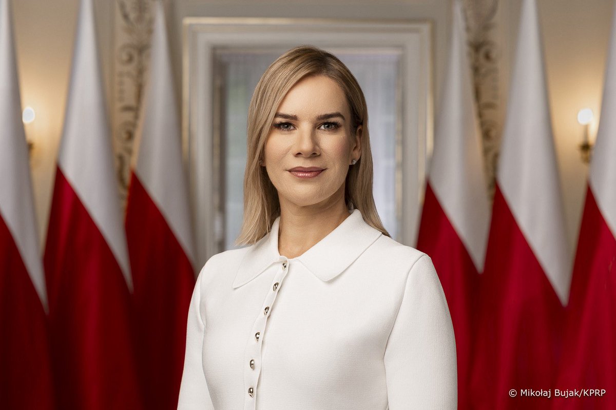 Żaklina Skowrońska (@zaklinaskowron) on Twitter photo Oficjalne fotografie Prezydenta RP <a href="/NawrockiKn/">Karol Nawrocki</a> i Pierwszej Damy Marty Nawrockiej. <a href="/prezydentpl/">Kancelaria Prezydenta RP</a> Oficjalne fotografie Prezydenta RP <a href="/NawrockiKn/">Karol Nawrocki</a> i Pierwszej Damy Marty Nawrockiej. <a href="/prezydentpl/">Kancelaria Prezydenta RP</a>