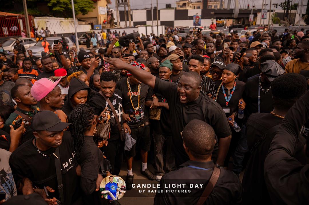 Prince Ikechukwu Onunaku💙 (@mob22media) on Twitter photo Verydarkman, Harrison Gwamnishu, Borraski and Others, Come Out for FISH MAGNET Candle 🕯 Light 🕊 In Awka.
More Photos 📸
we.tl/t-iFcO9Btb2e
Cc: <a href="/ratedpictures/">ratedpictures</a> Verydarkman, Harrison Gwamnishu, Borraski and Others, Come Out for FISH MAGNET Candle 🕯 Light 🕊 In Awka.
More Photos 📸
we.tl/t-iFcO9Btb2e
Cc: <a href="/ratedpictures/">ratedpictures</a>