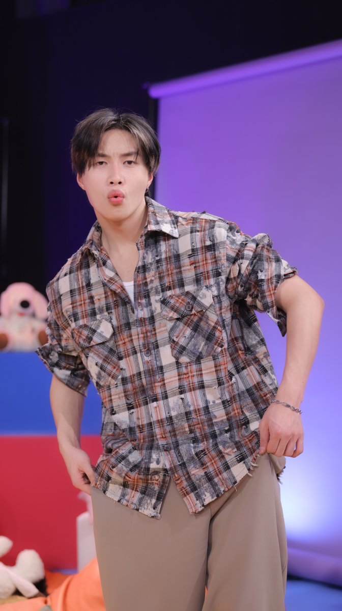 มุจั๋งงงง
#โตมาเป็นxBUS 
#JUNGT 
#BUSbecauseofyouishine