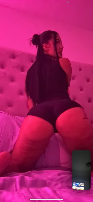 Watch sugarboobs🍩's leaked NSFW photo on TwXstars