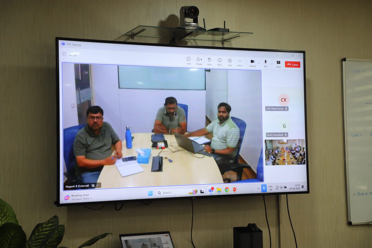 lubindia's tweet image. Another milestone in CSIR-LUB collaboration!
On Aug 5, 2025, UVC Disinfection System tech by CSIR-CSIO was transferred to M/s Antares Engineering Solutions Pvt. Ltd., an LUB member from Bengaluru- boosting indigenous tech for public health.

#AtmaNirbharBharat #MSME #TechTransfer