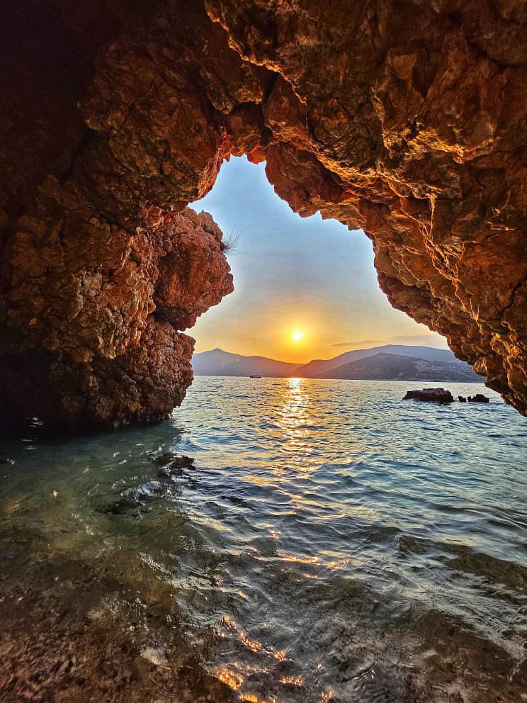 PataraPrince's tweet photo. Gün batımlarımızdan @ersinoceli 🌅🙏🏖🌺 #pataraprince #kalkan #antalya #sunset #summervibes #mediterranean https://t.co/FsaBPaT5ky