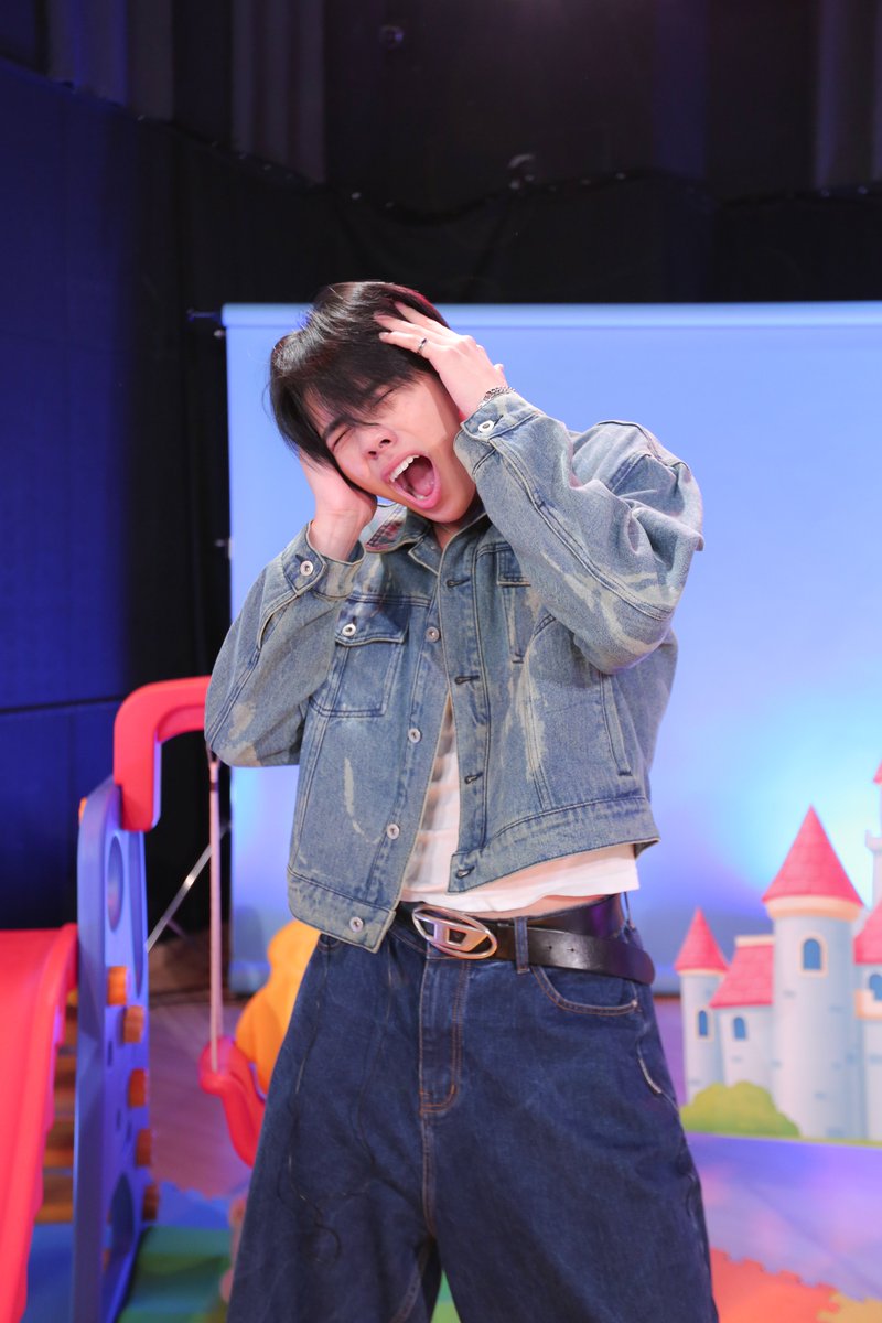 อันนี้รูปภาพหรือรูปหล่อ
#โตมาเป็นxBUS 
#PEEMWASU 
#BUSbecauseofyouishine