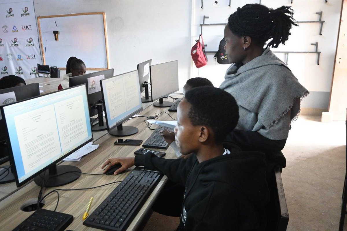 Safisha rada na TVET! Skills kwa wingi💯💯💯👌
#NikoSetNaTVET
#FormNiTVET
#September2025IntakeOngoing
Click this kink to get admission👉👉👉bit.ly/3H1g8zW