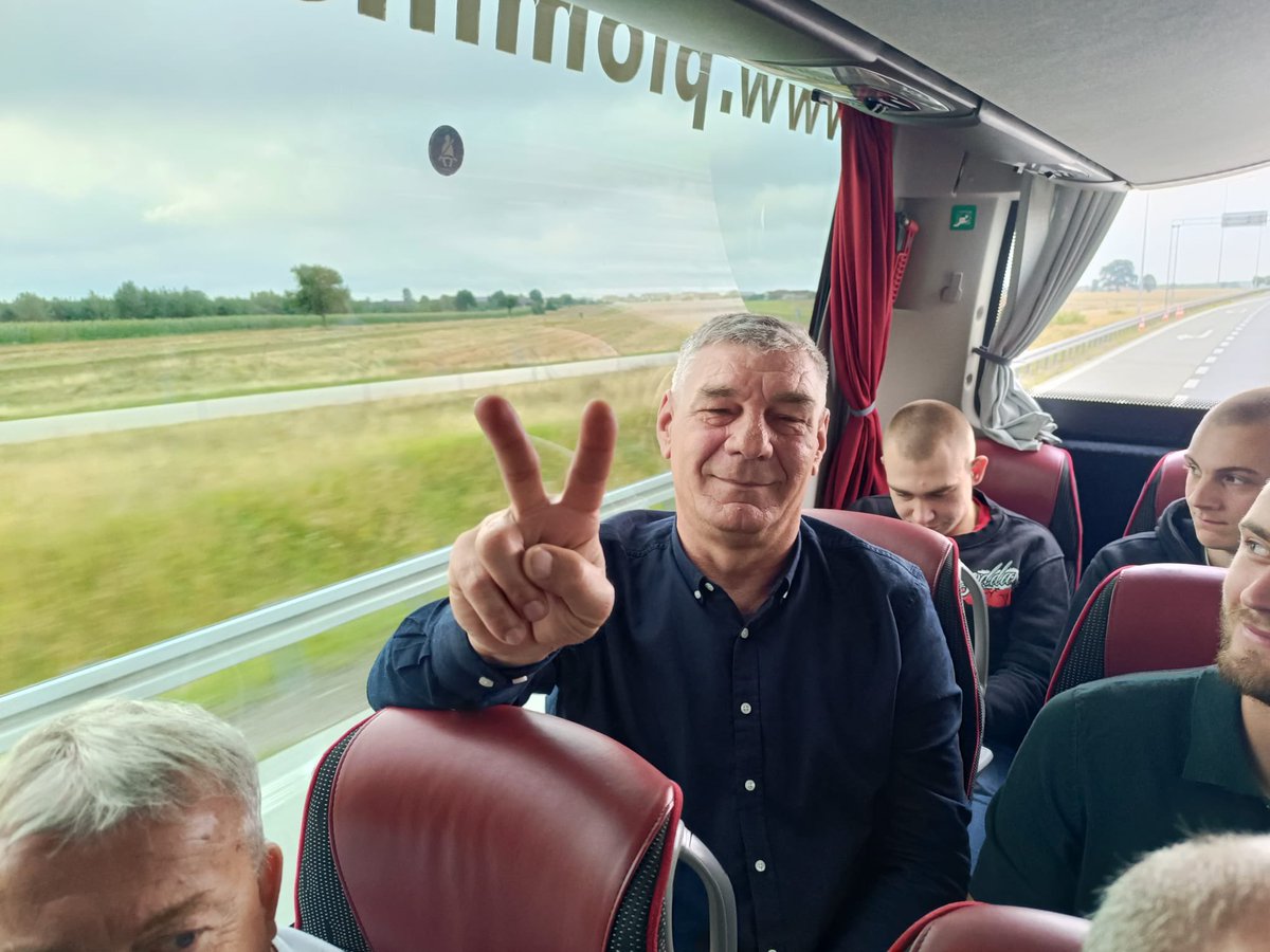 Krzysztof Ciecióra (@k_cieciora) on Twitter photo <a href="/Od__Nowa/">OdNowa</a> z łódzkiego jedzie na zaprzysiężenie <a href="/NawrockiKn/">Karol Nawrocki</a> pod Sejm RP 🔥🇵🇱🔥 Mieliśmy awarię autokaru, ale na szczęście dzięki <a href="/a_milczanowska/">Anna Milczanowska #Nawrocki2025 🇵🇱</a> jedziemy razem 💪🤝👍 <a href="/Od__Nowa/">OdNowa</a> z łódzkiego jedzie na zaprzysiężenie <a href="/NawrockiKn/">Karol Nawrocki</a> pod Sejm RP 🔥🇵🇱🔥 Mieliśmy awarię autokaru, ale na szczęście dzięki <a href="/a_milczanowska/">Anna Milczanowska #Nawrocki2025 🇵🇱</a> jedziemy razem 💪🤝👍