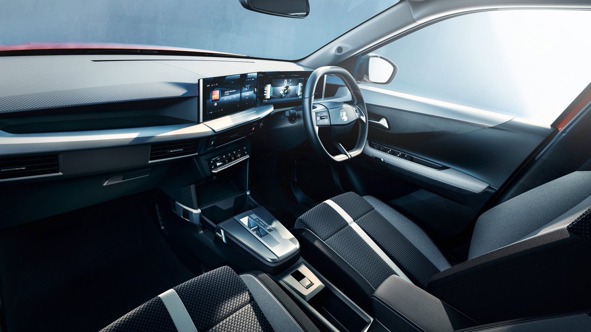 Vauxhall announces Frontera Electric Extended Range price and spec details.  New 54kWh battery gives 253-mile (WLTP) range. Details: media.stellantis.com/uk-en/vauxhall…