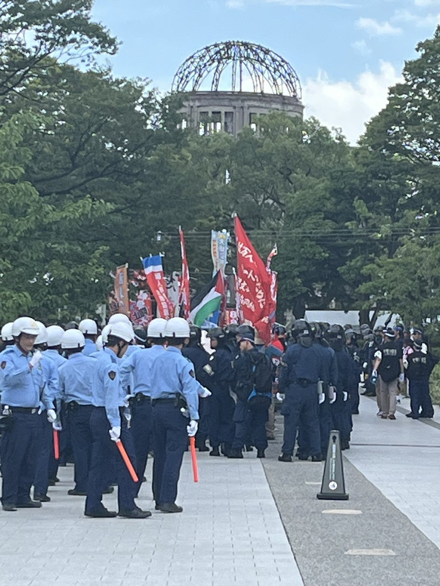 ECOMASAYAN's tweet photo. 8月6日は静かに祈りを捧げる日です
見てた外国の人達が笑ってたぞ https://t.co/s7dV8o9rMY