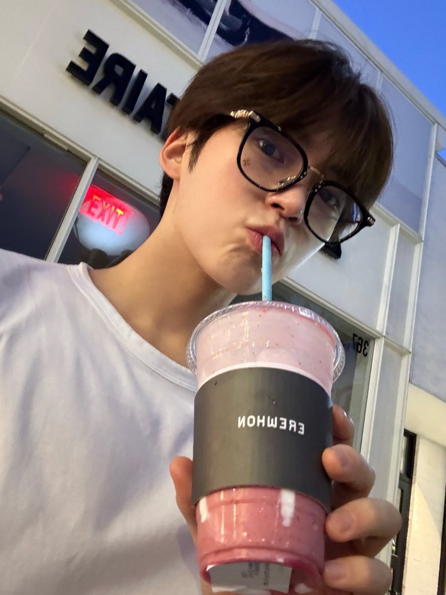 mypluffycloud's tweet photo. 오늘의 쏭함빔 https://t.co/PGO8Ll8gsG