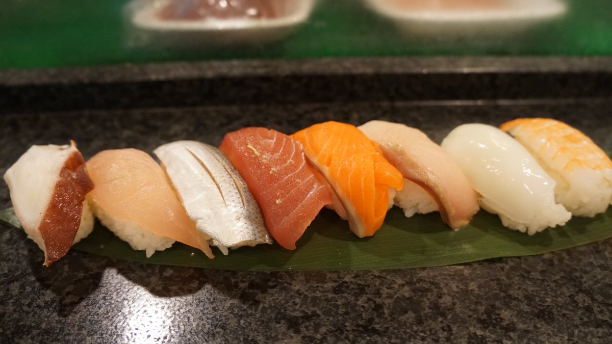 <a href="/ganblade/">สะพายกล้องท่องโลก 📸</a> จองล่วงหน้า 4 เดือน DMK-Fukuoka 3,476.19
จอง 8 วันก่อนบิน Osaka-DMK 3,043.69
Fukuoka-Kagawa-Okayama-Osaka 8 วัน 7 คืน 
ค่าตคบไปกลับ: 6,519.88
ค่าที่พัก: 3,539 
ค่าเดินทาง: 5,155 
ค่าอาหาร: 3,293
e-sim: 182 
ค่าใช้จ่ายทั้งหมด = 18,688.88 บาท
ไม่ได้ประหยัดอะไร แค่ชอบเที่ยวค่ะ☺️