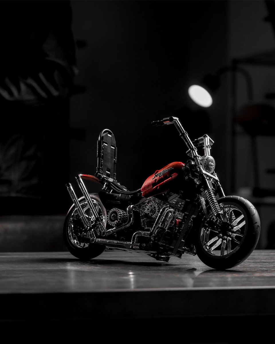 NifelizSet's tweet image. 🏍️Real chrome. Midnight tweaks. Desert light vibes.🏍️
This motorcycle model isn't just a build—it's a tribute to freedom and the soul of the road. ✨
#retro #nifeliz #lego #legofun #legobuild #motorcycle #harleymotorcycle #motorcyclemodel