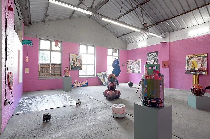 felastoryveep's tweet photo. LAโs August Art Scene: Dzama to Muholi ๐ผ๏ธโจ
Marcel Dzamaโs surreal Empress of Night, Grateful Dead retrospective, plus Indigenous and queer-focused exhibits by Muholi and Gibson dominate LA galleries.
#ArtExhibitions #LAArt #AugustCulture https://t.co/qyLKUGtQIs