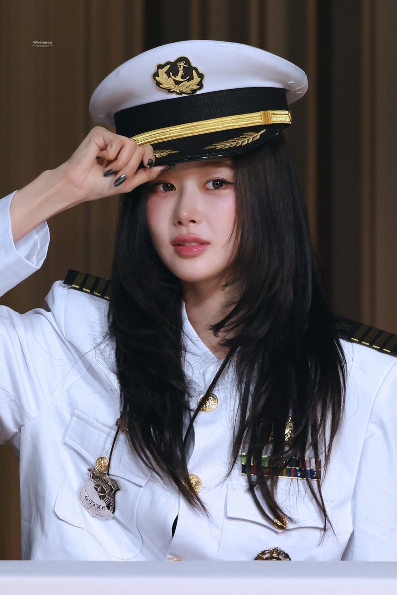 WyoMoon's tweet photo. 250712 Captain Uchinaga👩🏻‍✈️🛳️

#aespa #giselle #지젤 #에스파 https://t.co/MEtwNgJ7HY