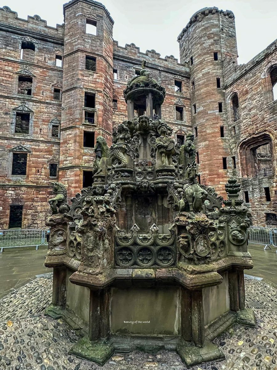 The King's Fountain in Linlithgow Palace, Scotland .Built by James V in 1538, this ornate fountain graces the courtyard .The palace is birthplace of a number of Scottish monarchs, including Mary, Queen of Scots.🏴󠁧󠁢󠁳󠁣󠁴󠁿 pic c.o. Back to Life