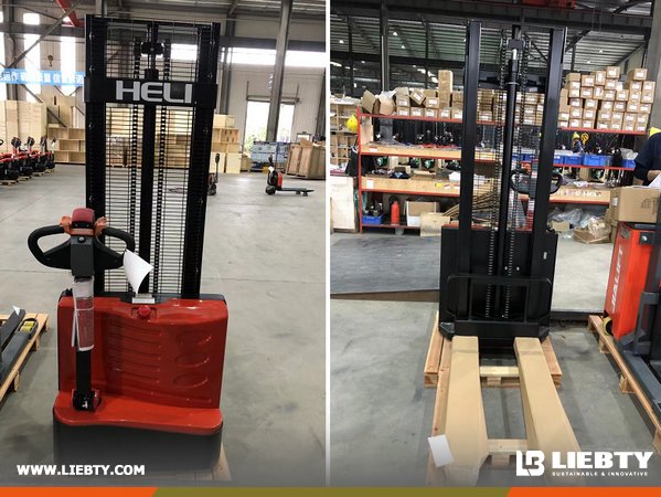 liebtycn's tweet image. LIEBTY ships to Portugal 🇵🇹🚢
2 HELI CPD15-A5H4 forklifts + 1 CDD15J stacker on the way! 💪
Reliable performance, strong capacity, and ready for tough jobs in Europe.
#HELI #forklift #stacker #Portugal #export #materialhandling #warehouse #logistics #constructionequipment