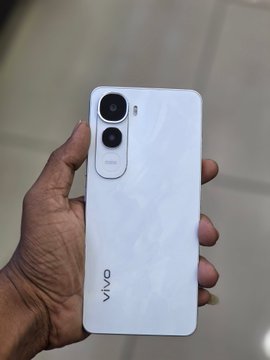 Vivo Y400 5G Design Front View