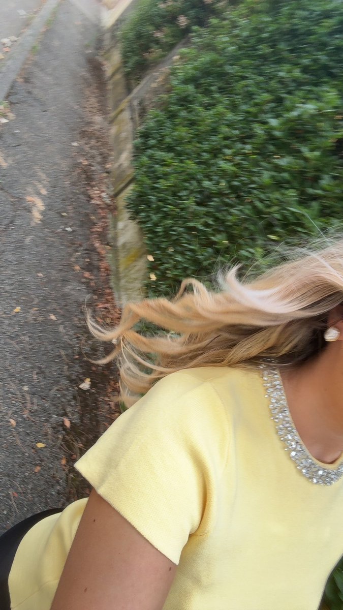 luuuzdelunaaaa's tweet photo. mon blond a 700€ 🫵🏼🫵🏼🫵🏼🫵🏼🫵🏼 https://t.co/ObdmzHqzVF