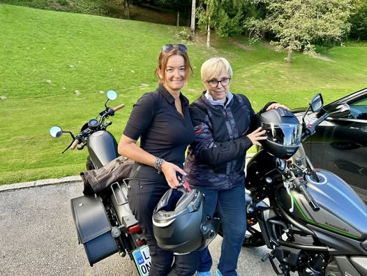 “Ko punce potegnejo …” – Nataša Pirc Musar in Tanja Fajon na “misiji”
strogo-zaupno.si/novice/ko-punc…