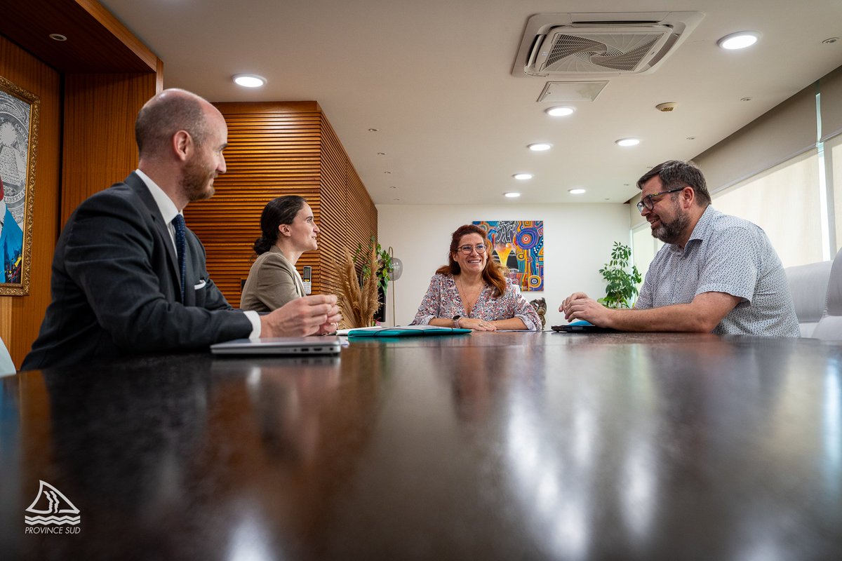 Province Sud (@provincesud) on Twitter photo La présidente de l’Assemblée de la province Sud <a href="/SoniaBackes/">Sonia Backes</a> a reçu Claire Durrieu, dans le cadre de la mission interministérielle de reconstruction. Une rencontre constructive pour soutenir les Calédoniens et bâtir ensemble l’avenir économique du territoire.
#Etat La présidente de l’Assemblée de la province Sud <a href="/SoniaBackes/">Sonia Backes</a> a reçu Claire Durrieu, dans le cadre de la mission interministérielle de reconstruction. Une rencontre constructive pour soutenir les Calédoniens et bâtir ensemble l’avenir économique du territoire.
#Etat