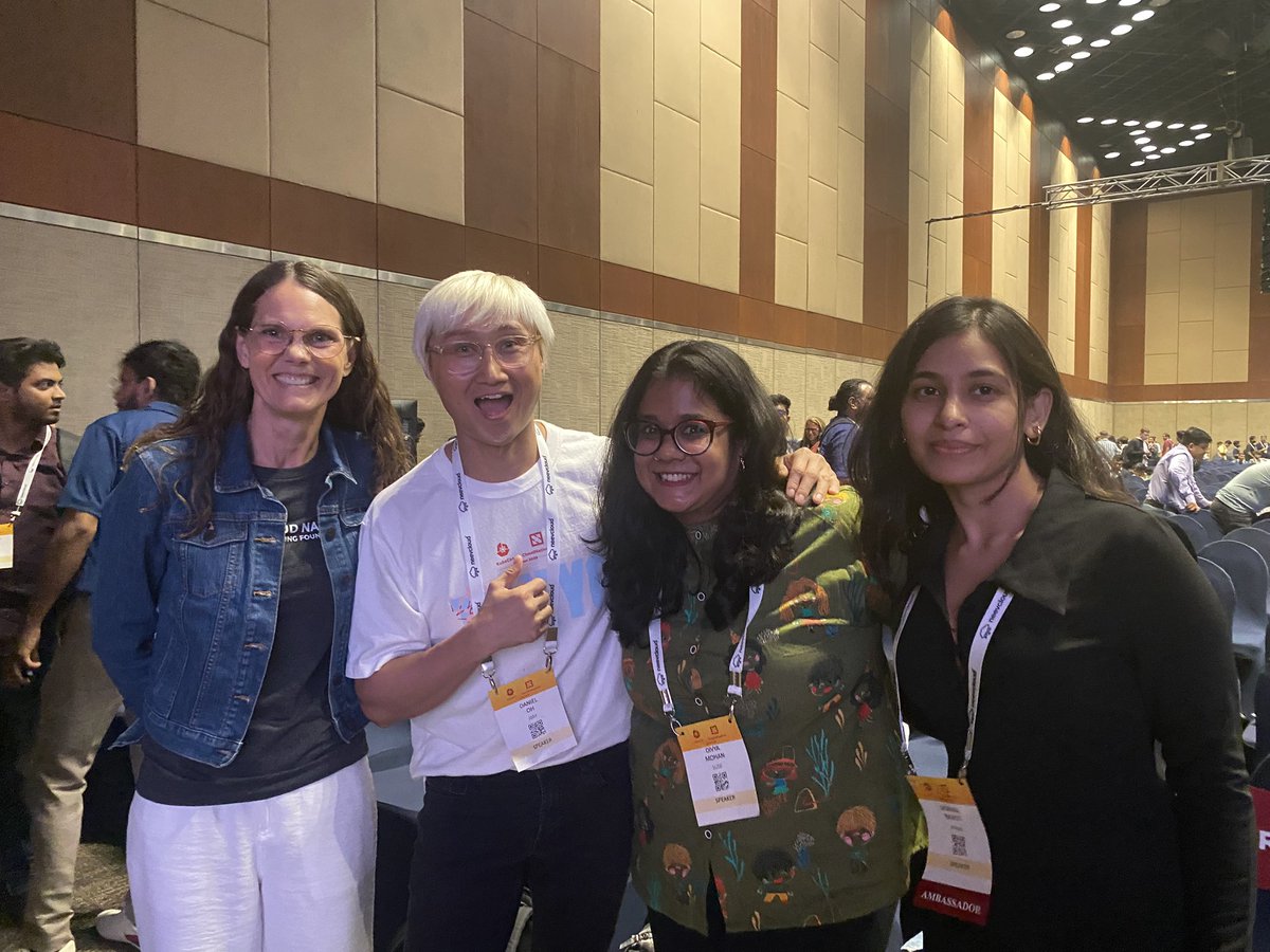 danieloh30's tweet image. It’s an honor to be in the #keynote stage at #kubecon India 2025 with brilliant #cncf community folks, Divya Mohan Monika Rajput Kimberly Falk