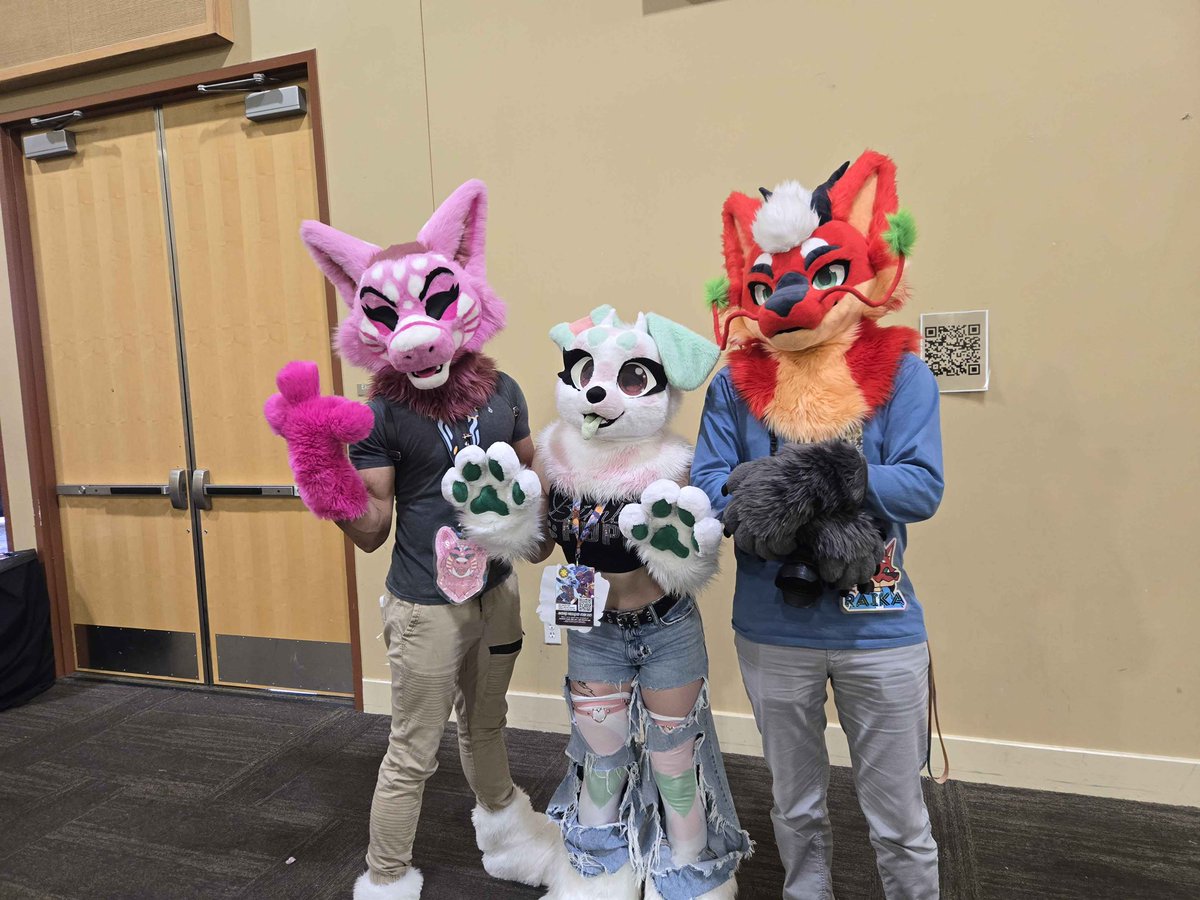 <a href="/belovedfuzzball/">Sweet Tooth</a> <a href="/SushiDergi/">Tomst! 🥐</a> @ guava_the_strawberry (insta) <a href="/Kanyon3D/">Kanyon Coyote</a>