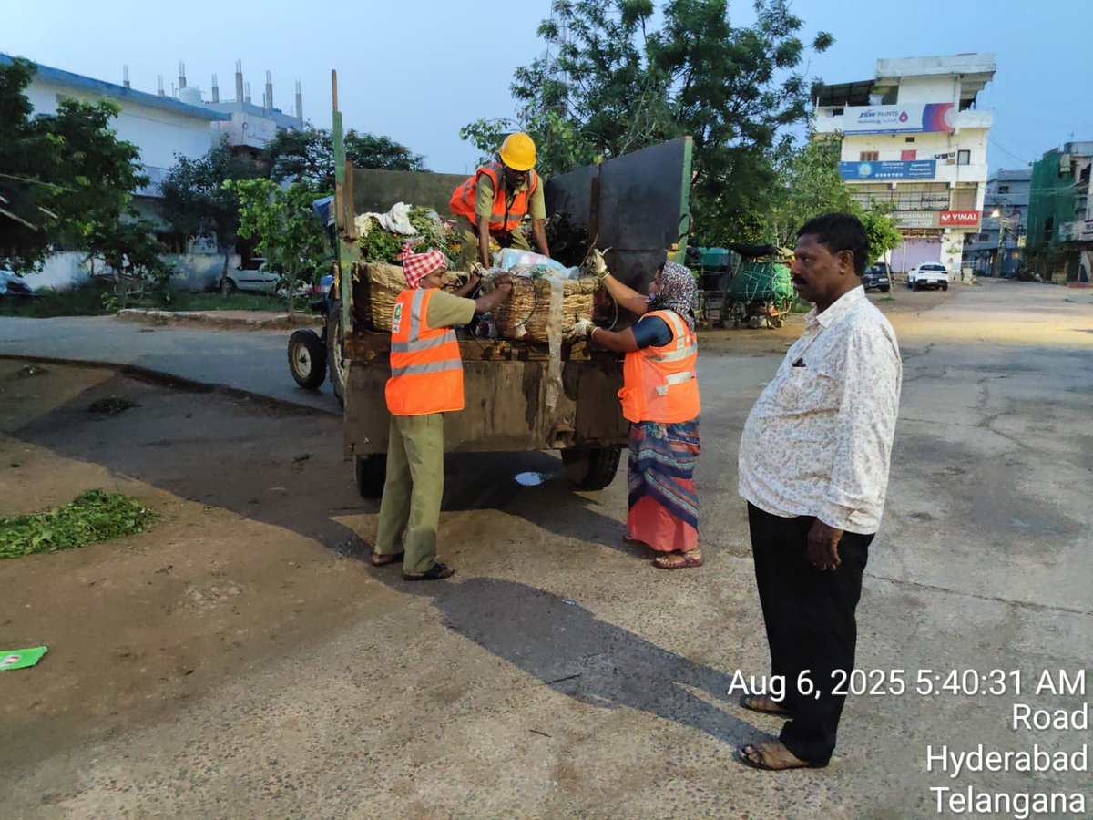 MC_Choutuppal's tweet photo. Choutuppal Municipality-As a part of 100 days activity vanamahotsavam activity conducted and other activity conducted.@MoHUA_India
@RoopaMishra77
@tksreedevi
@cdmatelangana
@SwachhBharatGov
@SBMU_Telangana
@tgmepma
@amrut_MoHUA
@NULM_MoHUA
#TelanganaRising
@Collector_YDR https://t.co/JTFh1PGvuJ