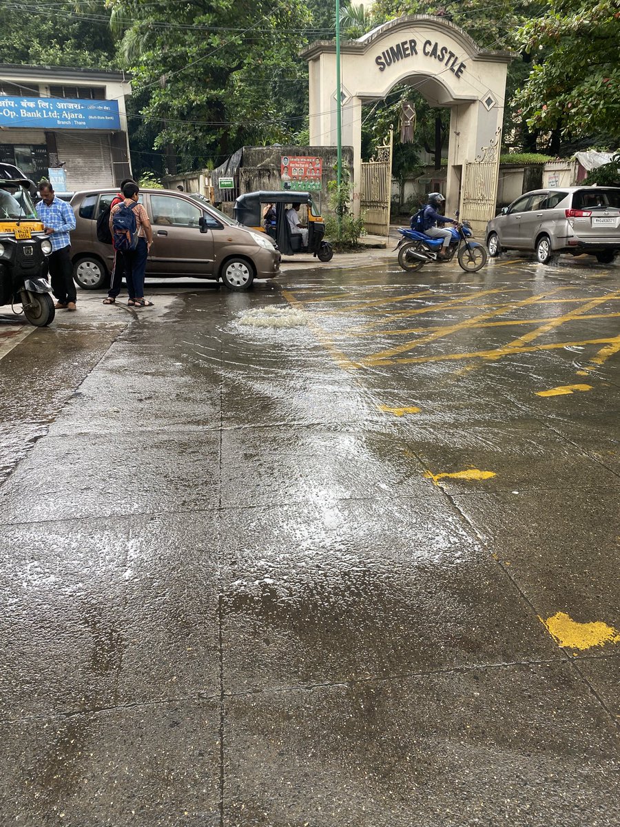 aliveimp's tweet photo. @TMCaTweetAway The height of shamelessness! Castle Mill, opposite Sumer Castle entry gate. It’s been 2 days now! @QueenofThane https://t.co/YUG4DUgtwh
