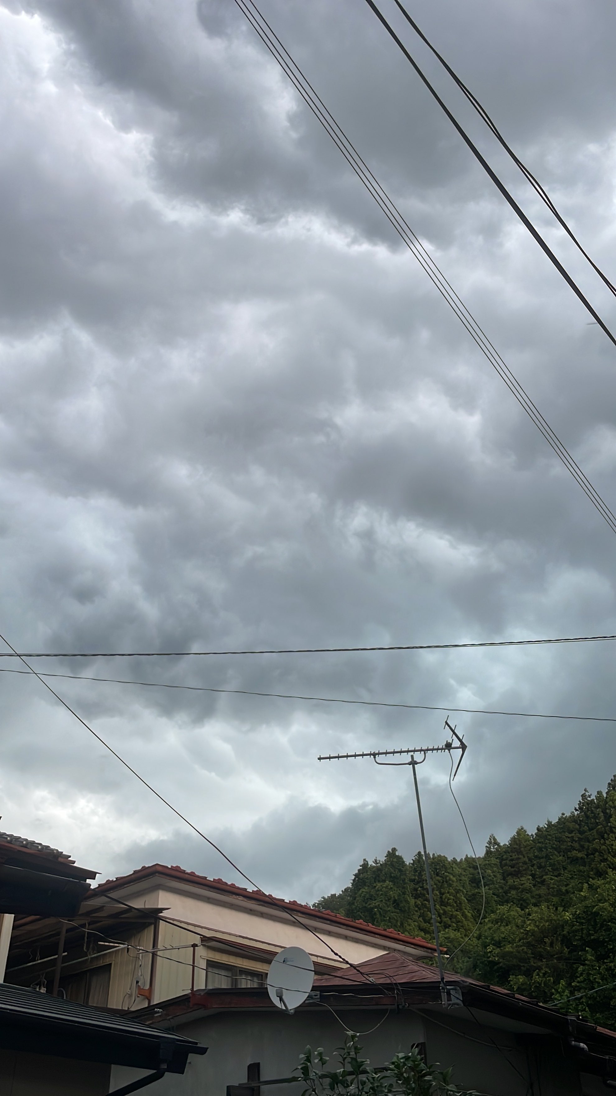雲雲雲の下 漏斗雲 - Wikipedia