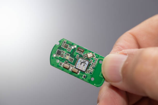 there are little people inside your computer