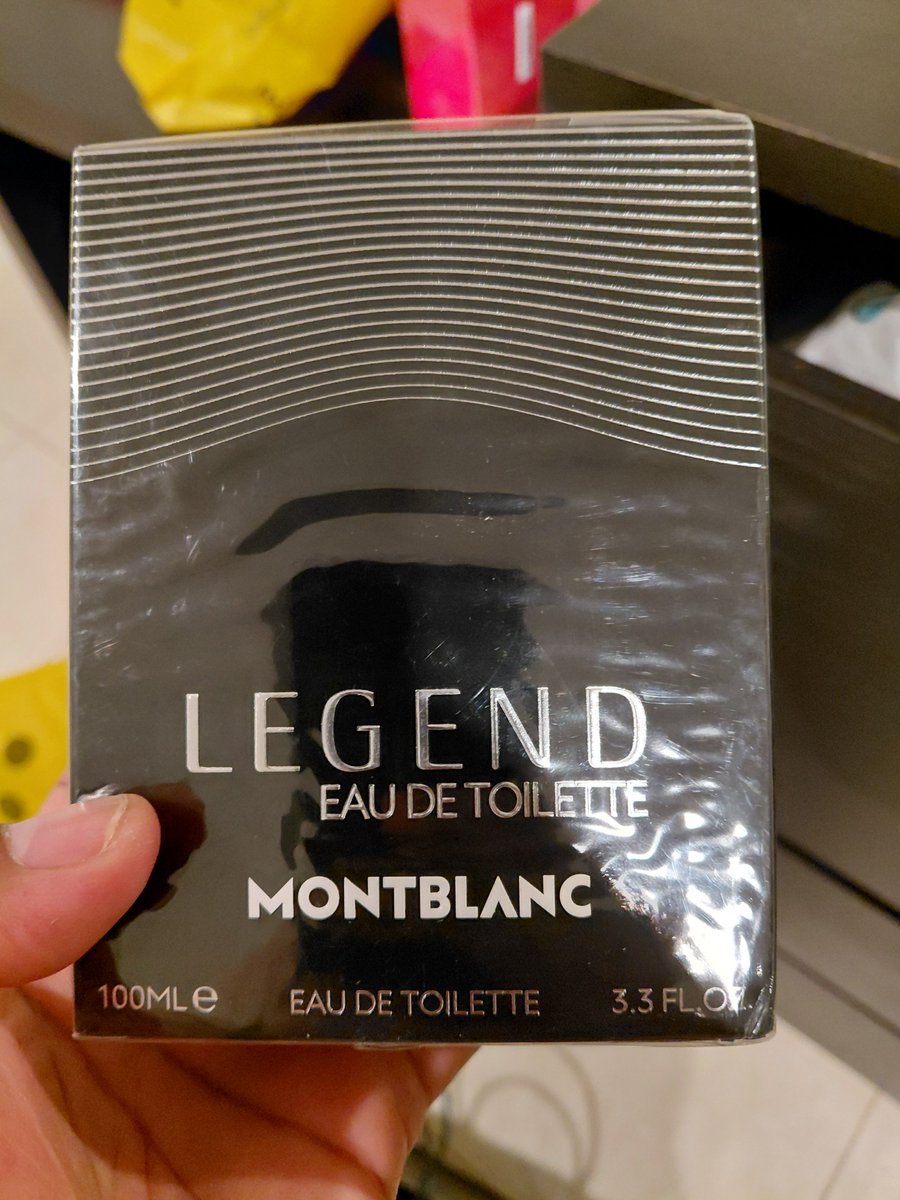 LangaMancunga's tweet photo. @Jonoloud I had to find out myself after @bonglez mentioned this yesterday. It now joins the Mont Blanc Explorer family in my closet https://t.co/JLu3rl0Udv