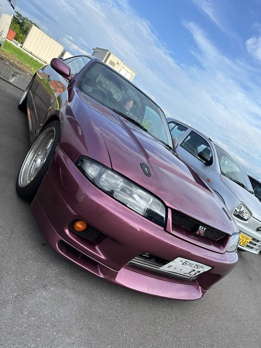 なんちゅうハッシュタグですか(笑) #ボンネットに謎の穴がある車乗りと繋がりたい
