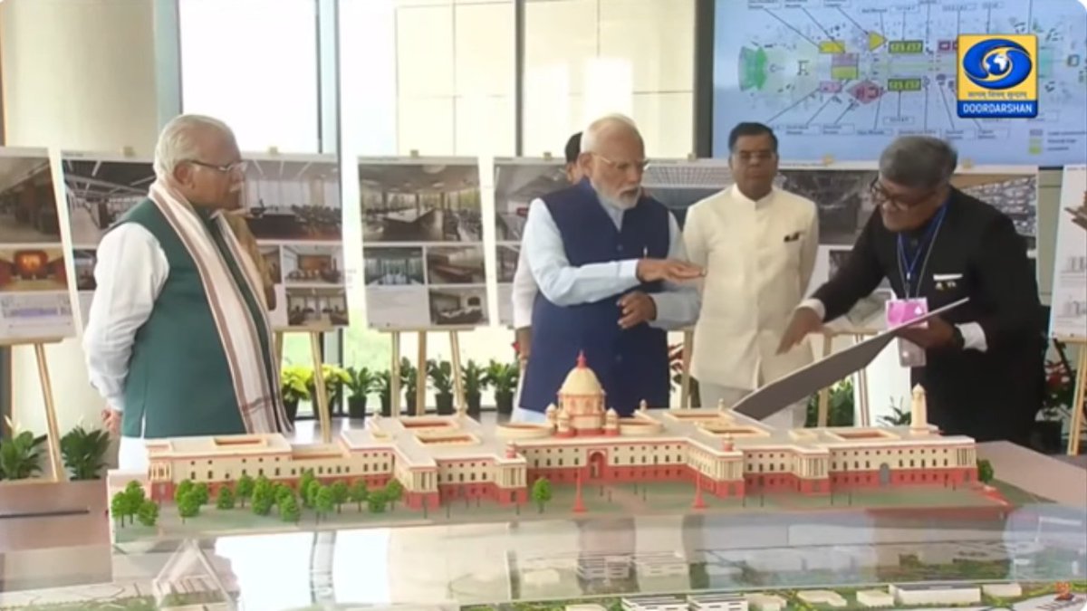 DDUttarPradesh's tweet photo. 🔴LIVE: PM Modi inaugurates Kartavya Bhavan in New Delhi.

Watch Live on #DDUP &amp; live streaming: https://t.co/ppvTVzd9K4

#KartavyaBhavan #PMModi #NewDelhi #GoodGovernance #ModiInauguration #DutyFirst https://t.co/YO8peU3p4X