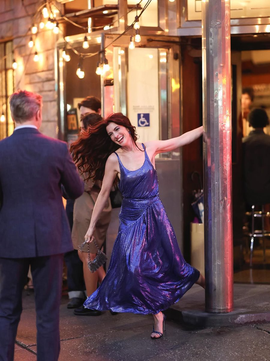 BollyTellyBuzz's tweet photo. #AnneHathaway was spotted filming romantic scenes in New York City for #TheDevilWearsPrada2 with #PatrickBrammall, who plays Andy’s new love interest! https://t.co/3plJzUHF1l