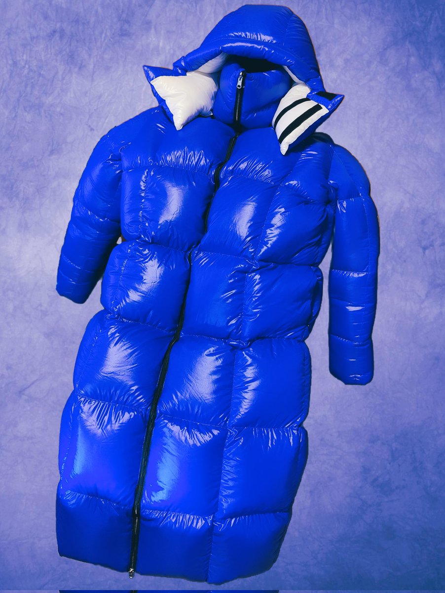 pufferprince's tweet photo. Hi! I'm Prince, my special interest is down gear. I have a collection of down gear that I enjoy wearing in cold weather. My favorite piece is my blue Parkasite Arktera jacket. The jacket's heavy amounts of down fill completely isolate and shield you from the outside elements. https://t.co/D1Viw2ZQwb