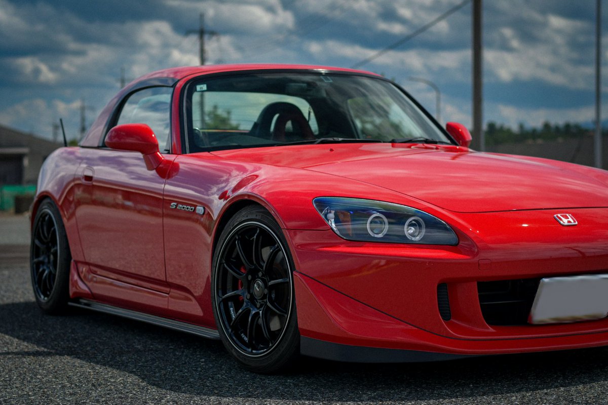 arakun_s2k's tweet photo. 脳みそが平成で止まってるからS2000のヘッドライトを黒インナーのイカリングにして、ステアリングもナルディにした！よき！ https://t.co/60MJynM8RV
