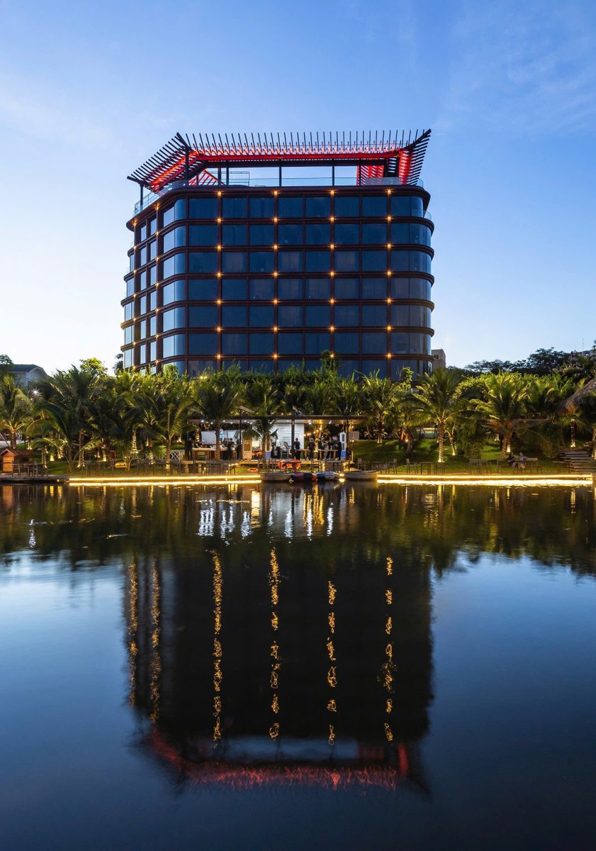 ✨ Silky smooth people flow at a gorgeous 5-star hotel in Vietnam! 💙🛗

Inspired by Princess Tu Hoa, a cultural icon believed to have pioneered the art of silk weaving in Nghi Tam village, Dusit Le Palais Tu Hoa is a graceful blend of Vietnamese heritage and world-class