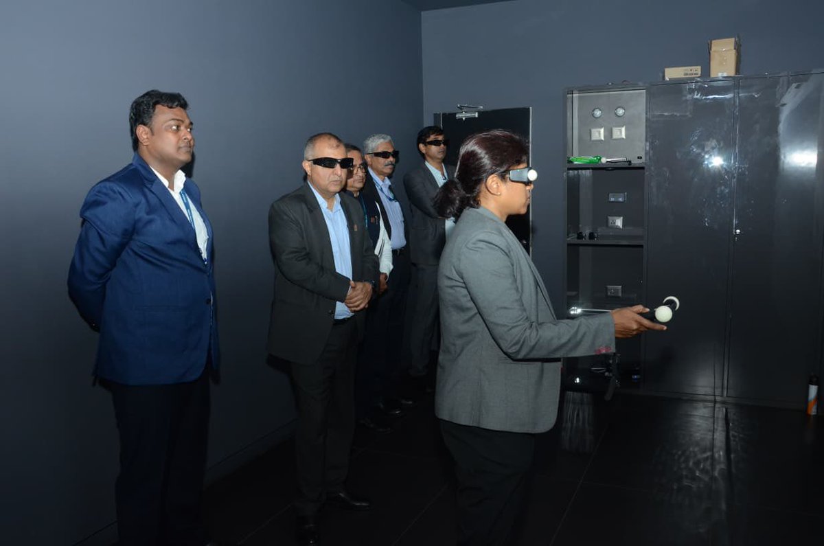 HPCL's tweet image. Our C&amp;amp;MD Shri Vikas Kaushal, addressed officers from Pune-based locations along with all batches undergoing training at HPMDI, Nigdi, during a high-energy townhall session.

🔹 Unlocking value from HPCL’s robust asset base
🔹 Empowering employees to challenge limits
🔹 Fostering…