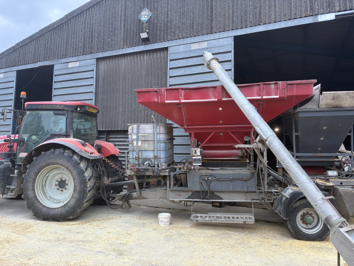 On Monday while we waited for the crap weather to pass we caught up on a milling job for a customer doing oats and beans , if your in or around Cambridgeshire and need some cereals rolled give us a shout no job to big or small 07940021132