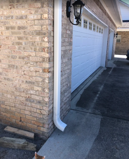 usaroofingal's tweet photo. We also offer gutter services in addition to roof services! Give us a call to chat about your gutters today! #gutters #gutterguards https://t.co/6gFbMk3a4M