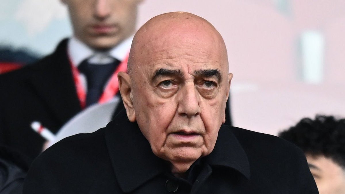 È ancora da stabilire effettivamente che tipo di ruolo Galliani ricoprirà nel Milan del futuro. Mi parlano sì di un ruolo da super consulente, però bisogna un attimo ancora attendere prima di poter spiegare bene che tipo di percorso avrà Galliani nel Milan

<a href="/MatteMoretto/">Matteo Moretto</a>